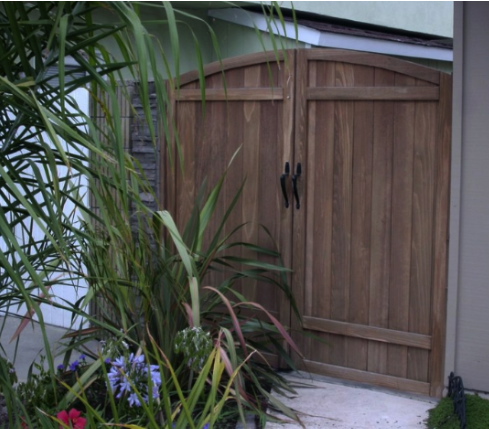 Custom Wooden Fencing Lakewood and Bellflower