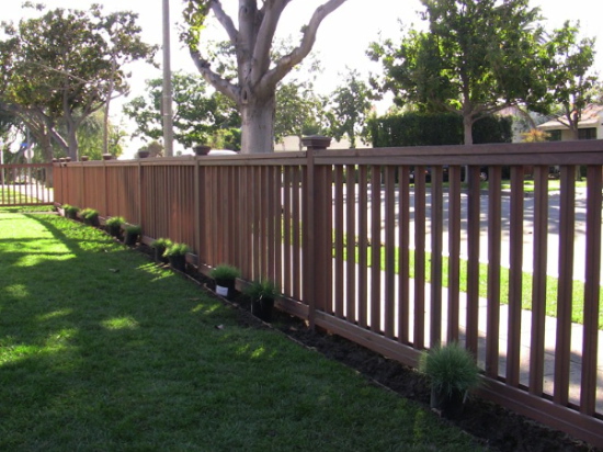 Custom Wooden Fencing Lakewood and Bellflower