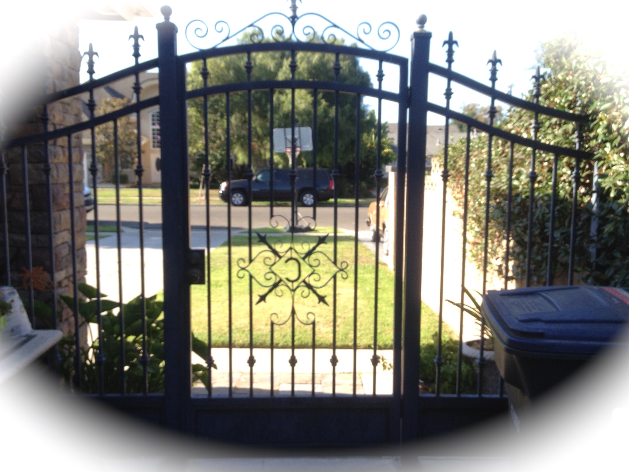 iron gate arched 258 2 rows knuckles with palm open bar