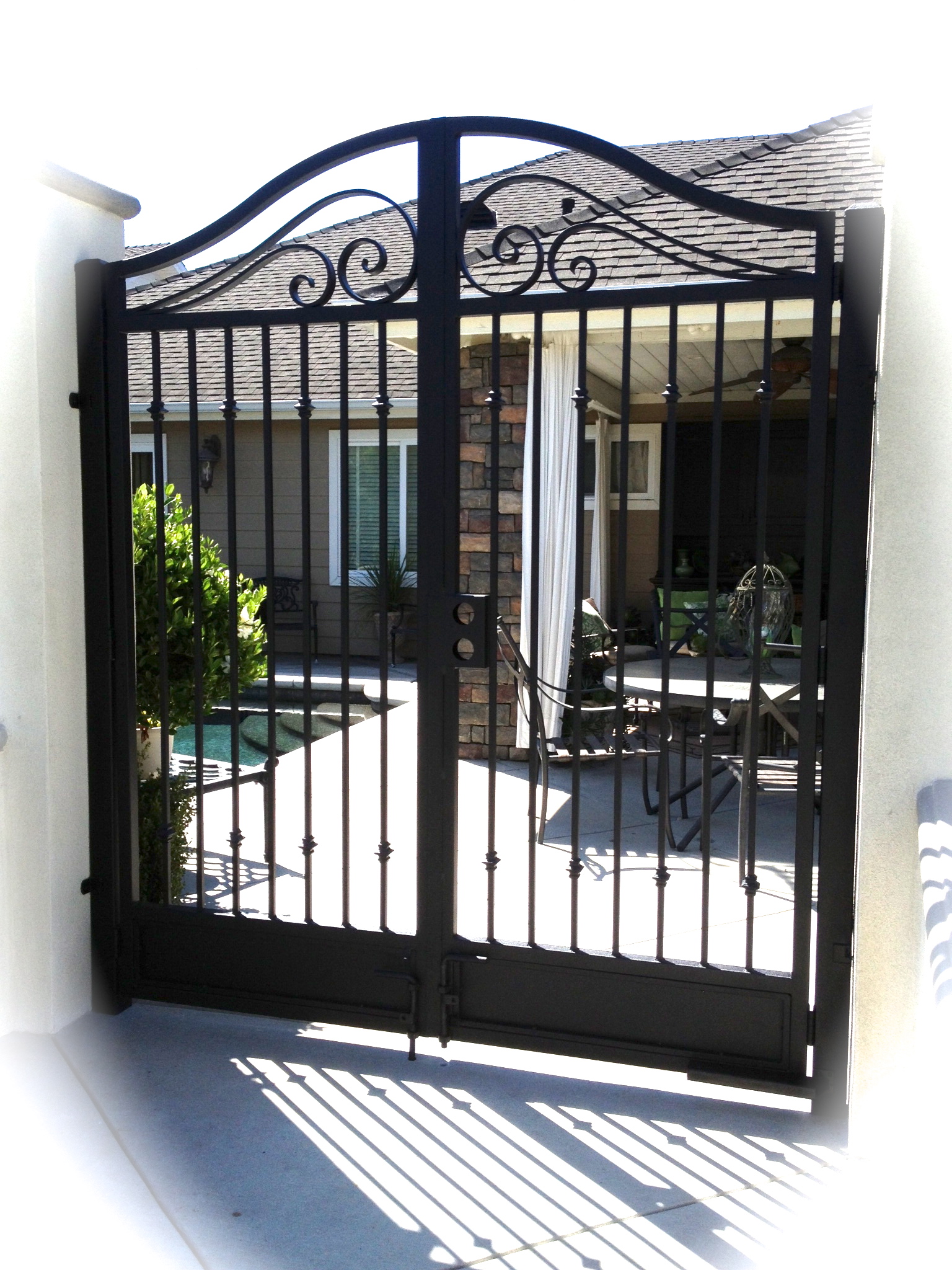 Arched Hand Scroll Entry
