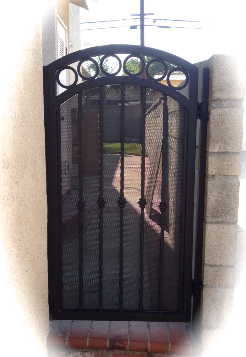 Walk Gate Hand Scroll Design