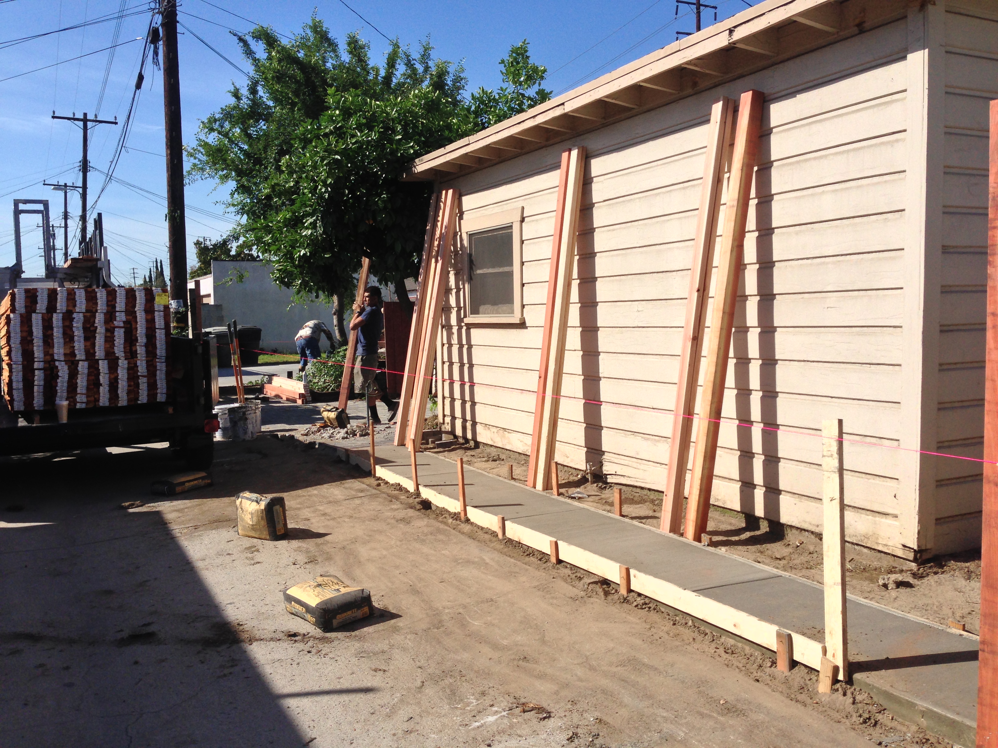 Custom Wooden Fencing Lakewood and Bellflower