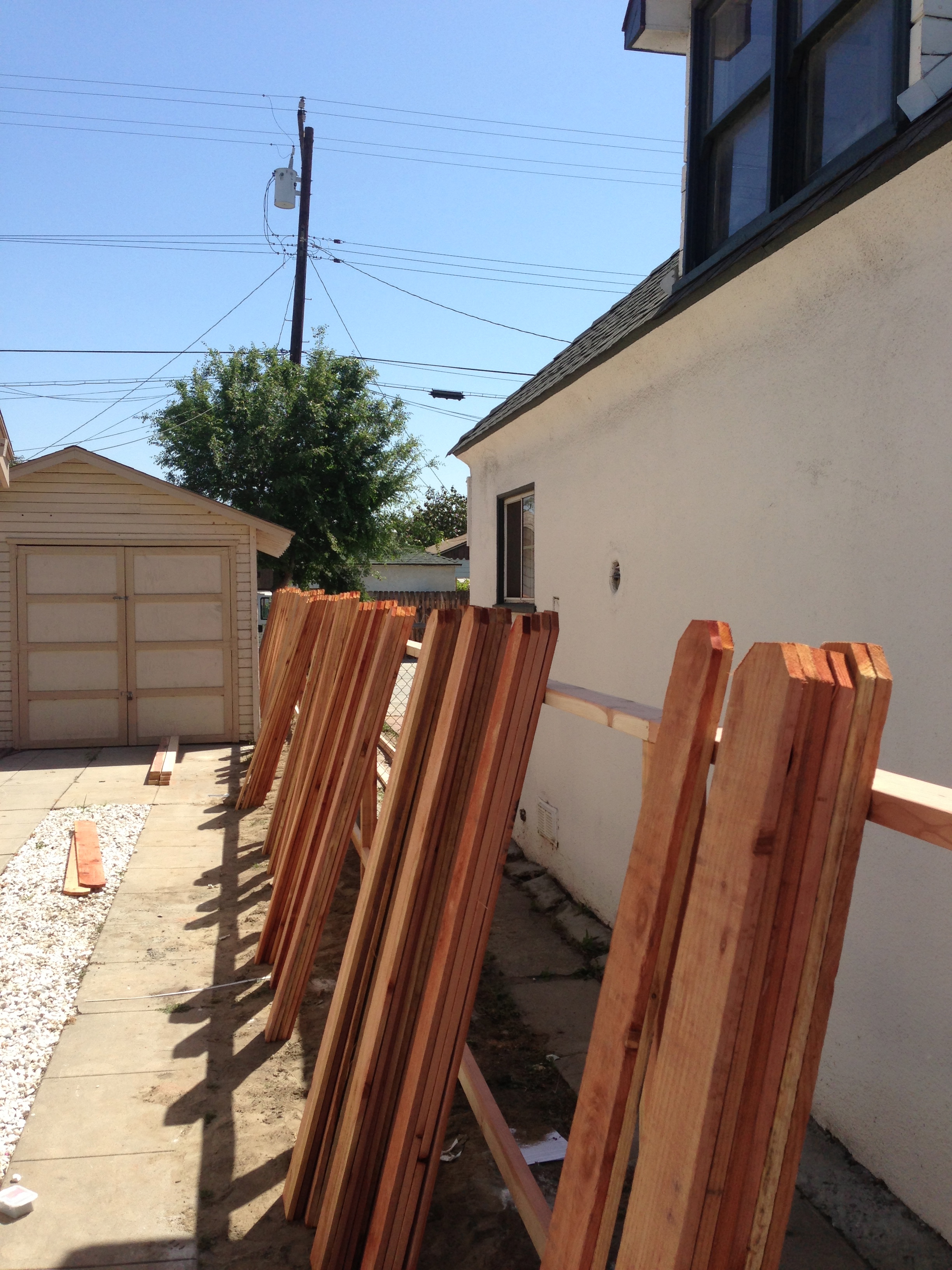 Custom Wooden Fencing Lakewood and Bellflower