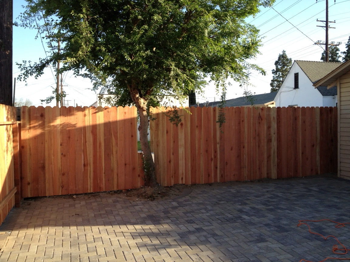 Custom Wooden Fencing Lakewood and Bellflower