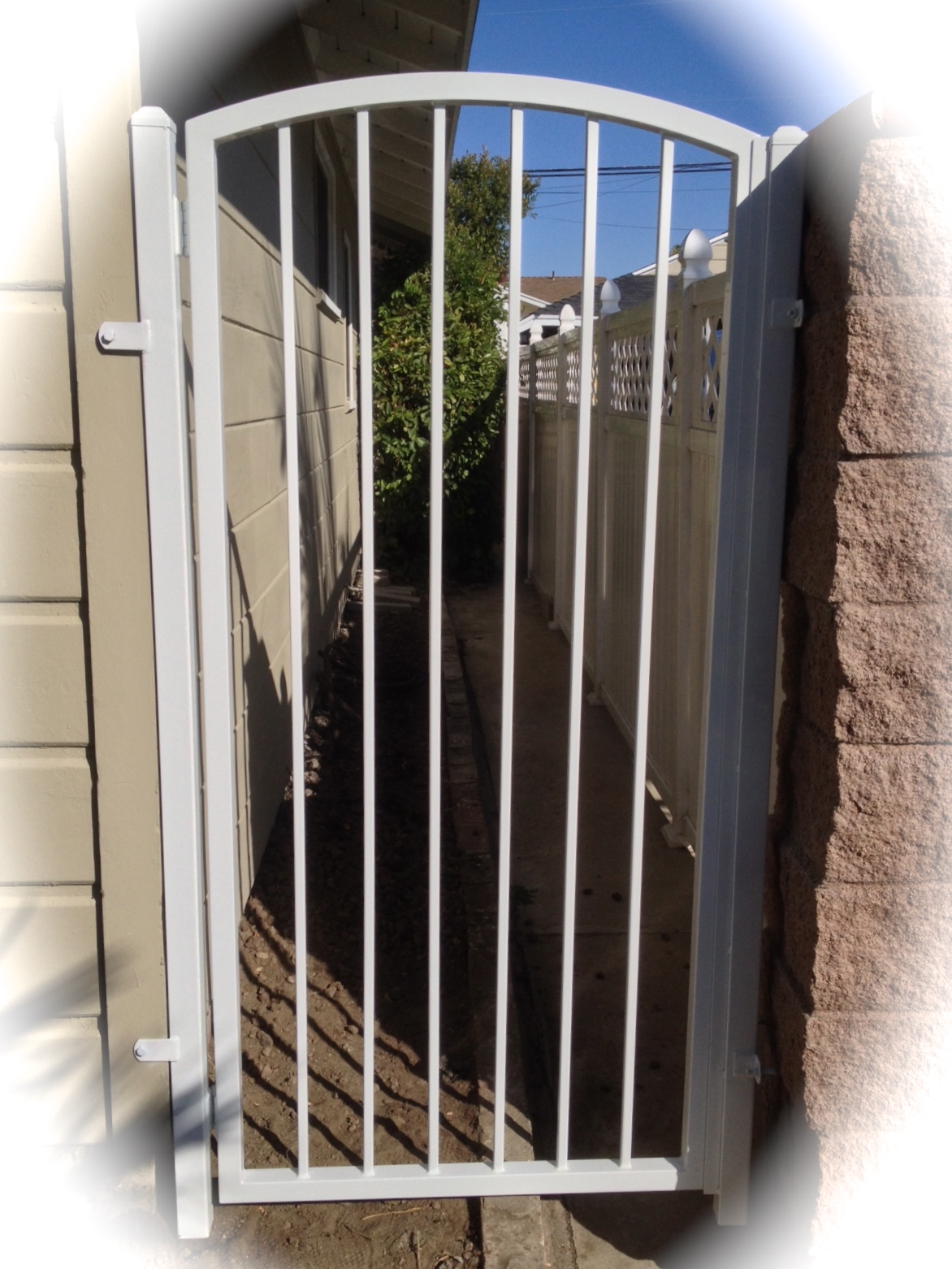 basic iron gate arched